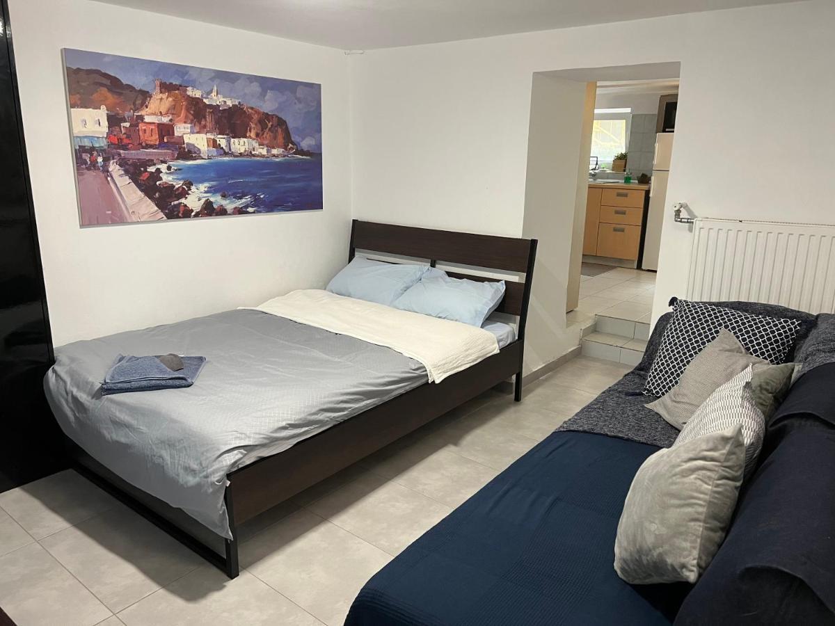 Glyfada Coast Studio Apartment เอเธนส์ ภายนอก รูปภาพ