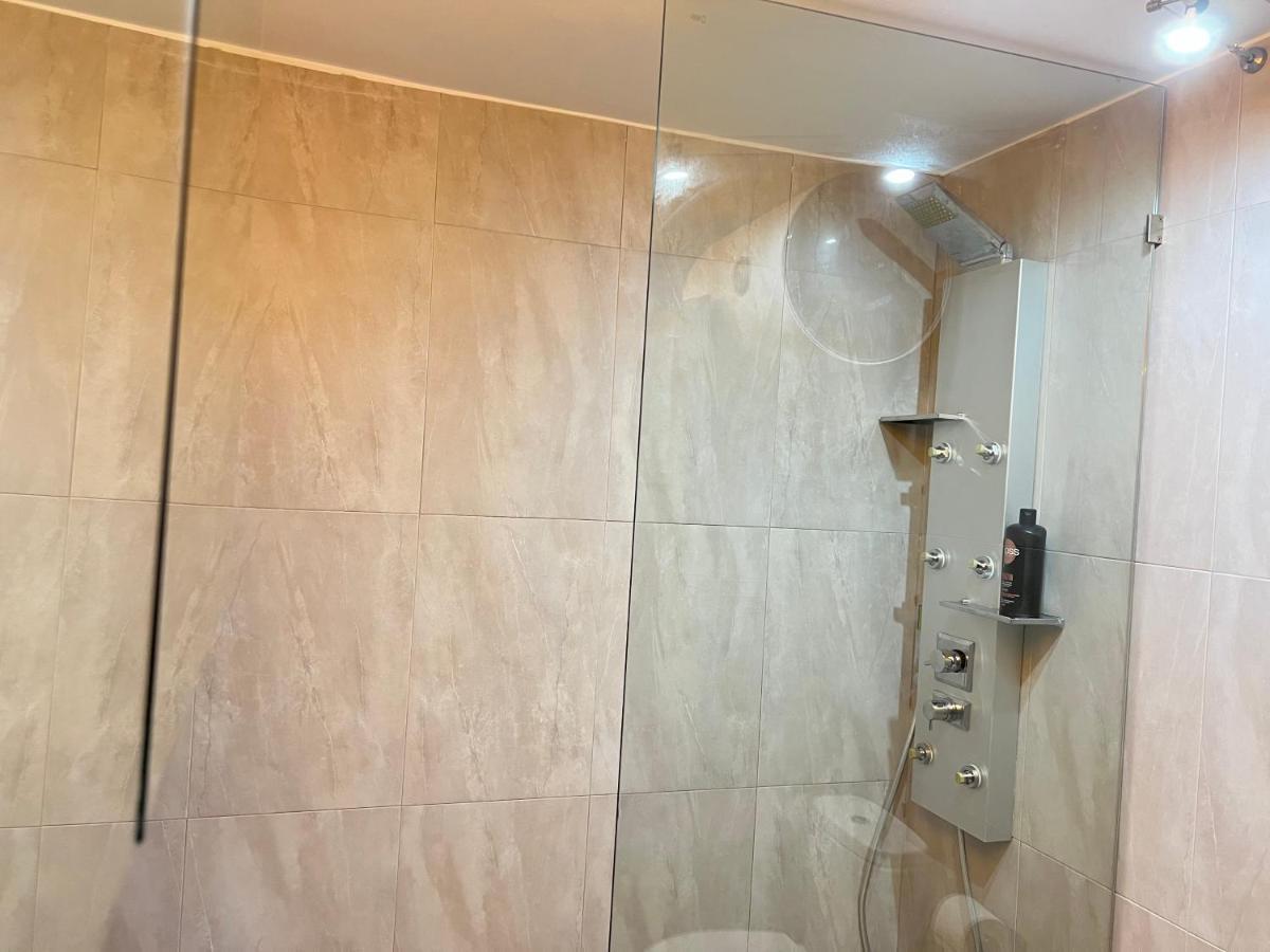 Glyfada Coast Studio Apartment เอเธนส์ ภายนอก รูปภาพ